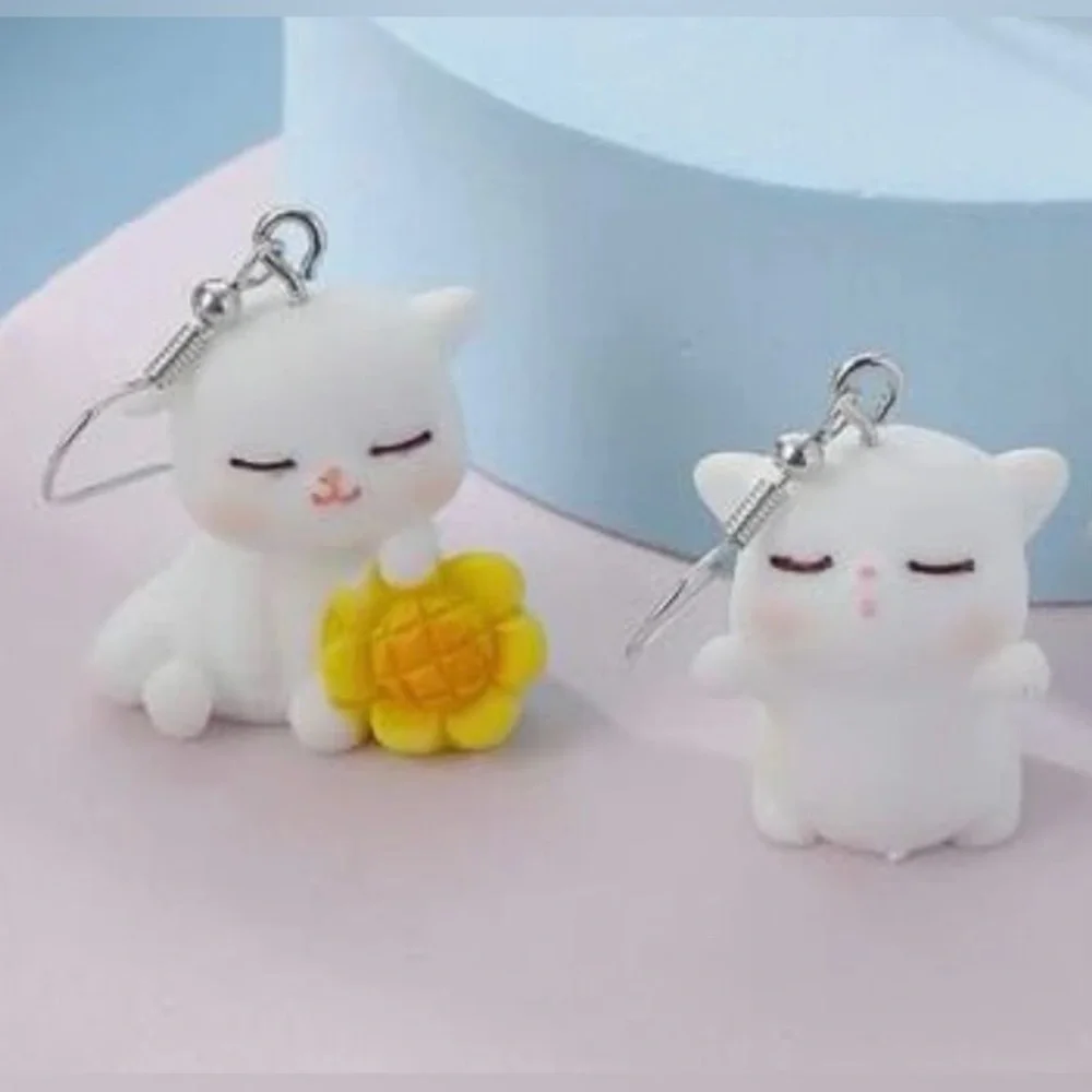 “Kawaii Kitties” Sleepy Sunflower Hug Cutesy Furry Kitten Cat Figurine Earrings